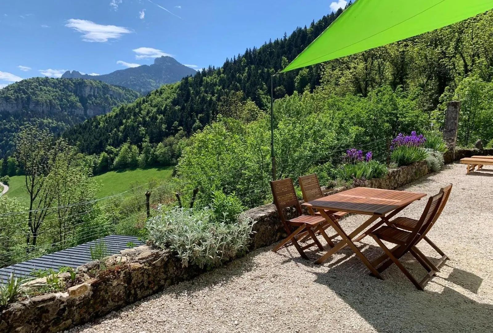 Semesterbostad Maison De Charme Sur Le Plateau Du Vercors Au Calme Dans Un Veritable Ecrin De Verdure Engins